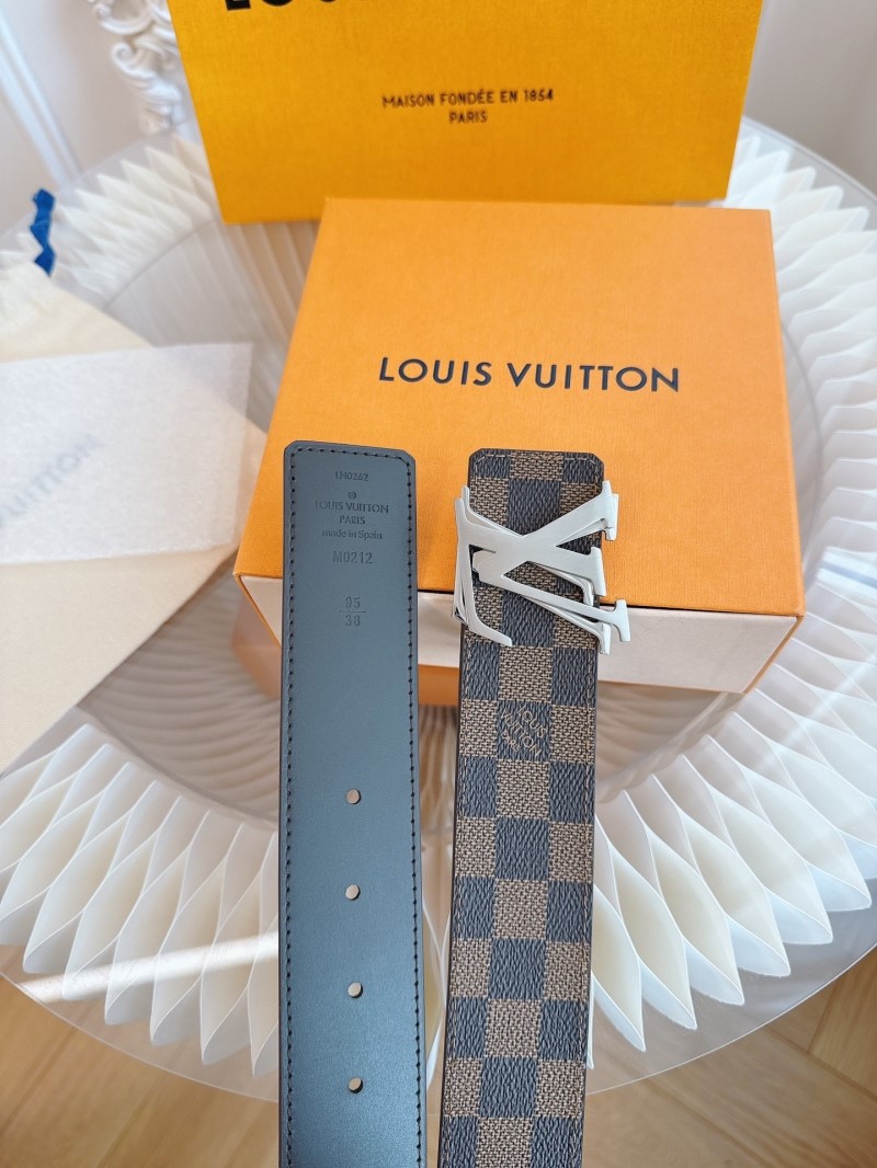 l0vis Vvtt0n belts